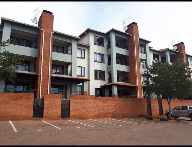 2 BEDROOM TOWNHOUSE FOR SALE IN GREENSTONE HILL